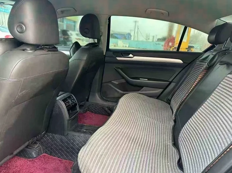 大众迈腾 后面外观二