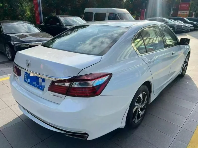 本田雅阁 内饰前排