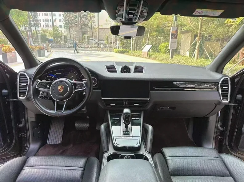 保时捷卡宴 后面外观二