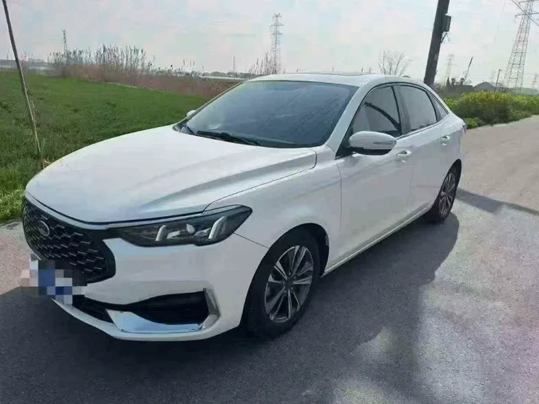 福特福睿斯 正面外观二