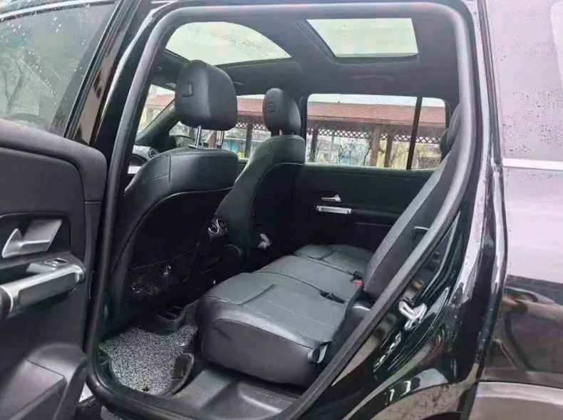 奔驰GLB 后面外观二