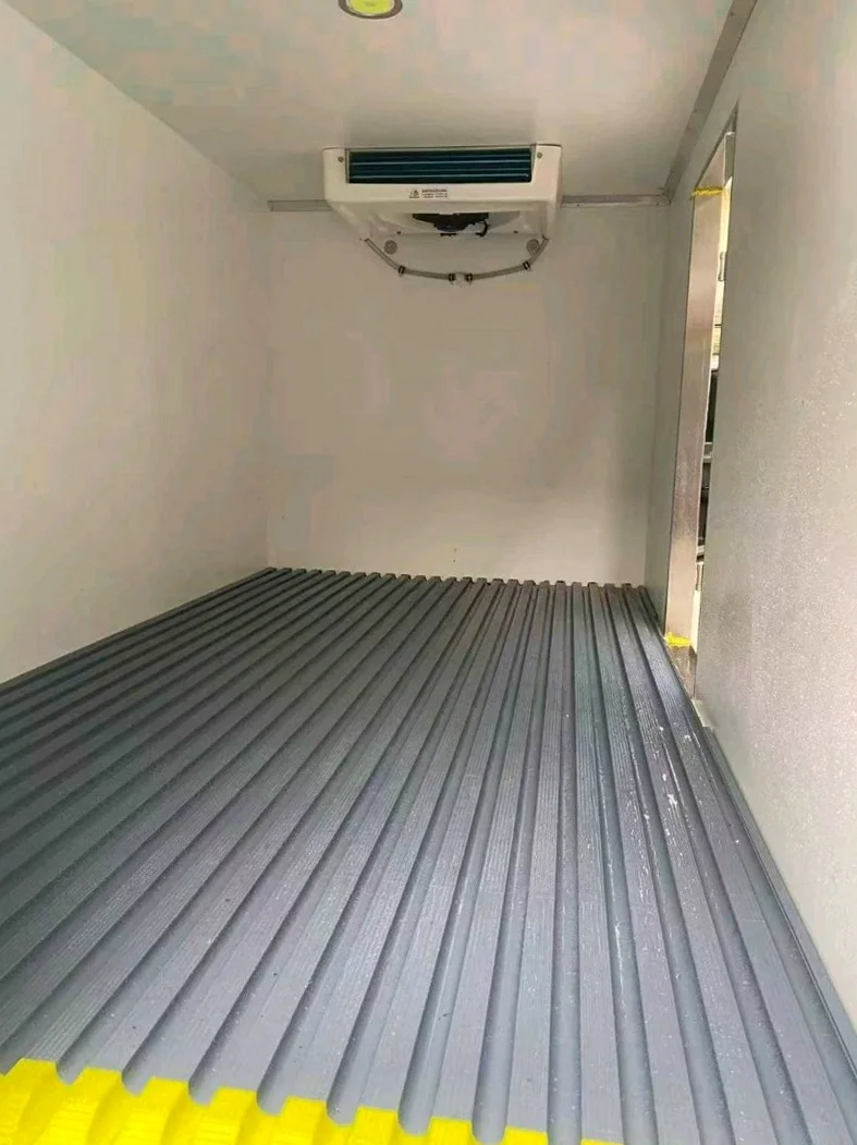 福田祥菱 后面外观一