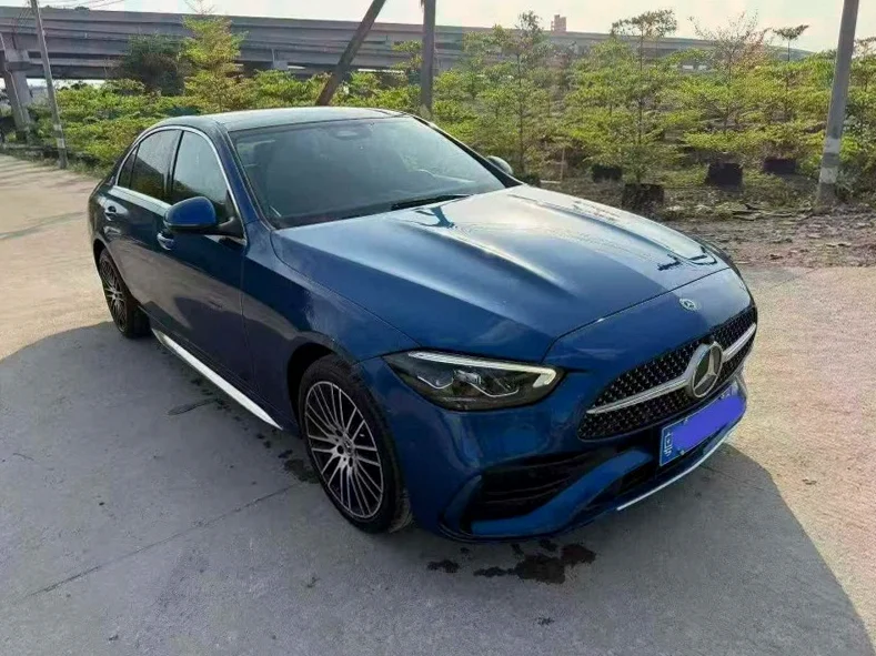 奔驰C 正面外观二