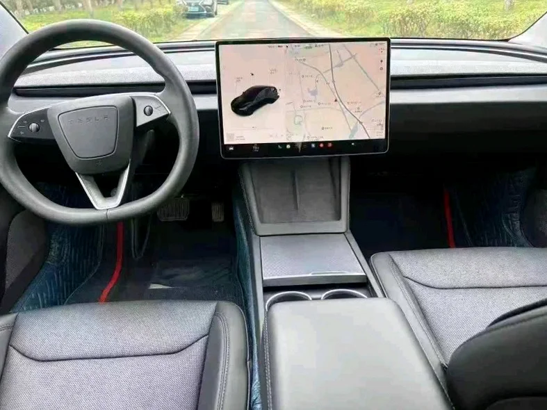 特斯拉MODEL 后面外观一