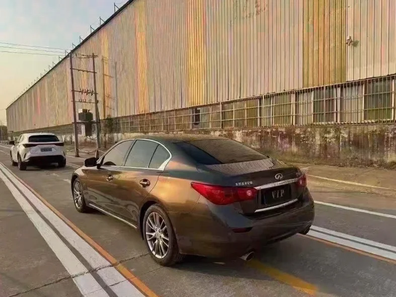 英菲尼迪Q50L 内饰后排