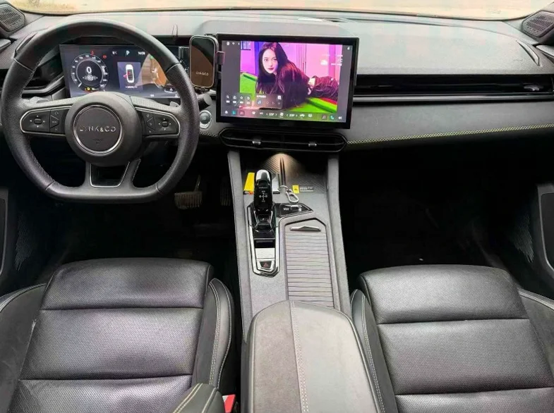 领克03 后面外观一