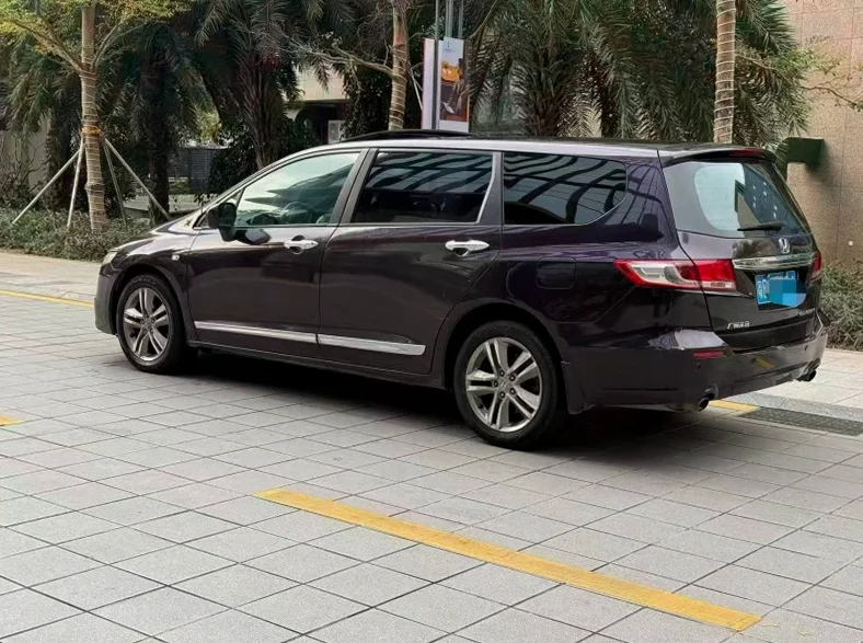 本田奥德赛 内饰后排