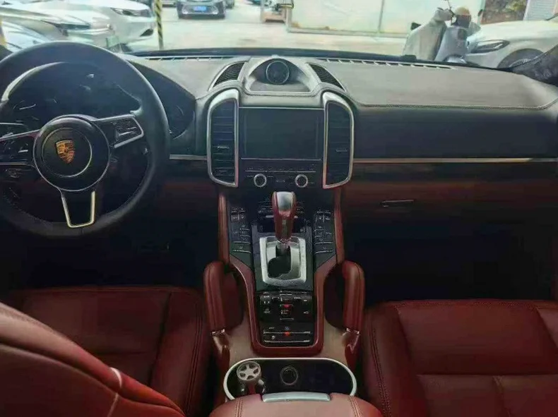 保时捷Macan 正面外观二