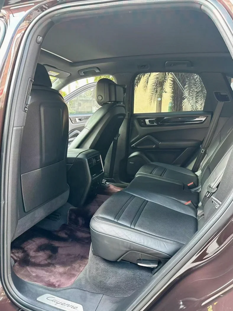 保时捷卡宴 后面外观一