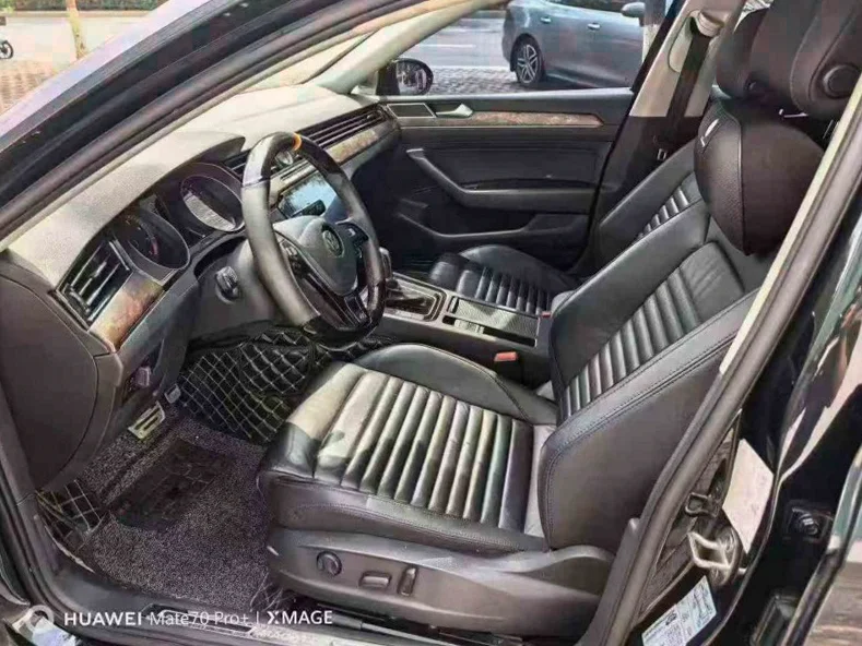 大众迈腾 后面外观二