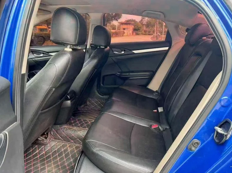 本田思域 后面外观三