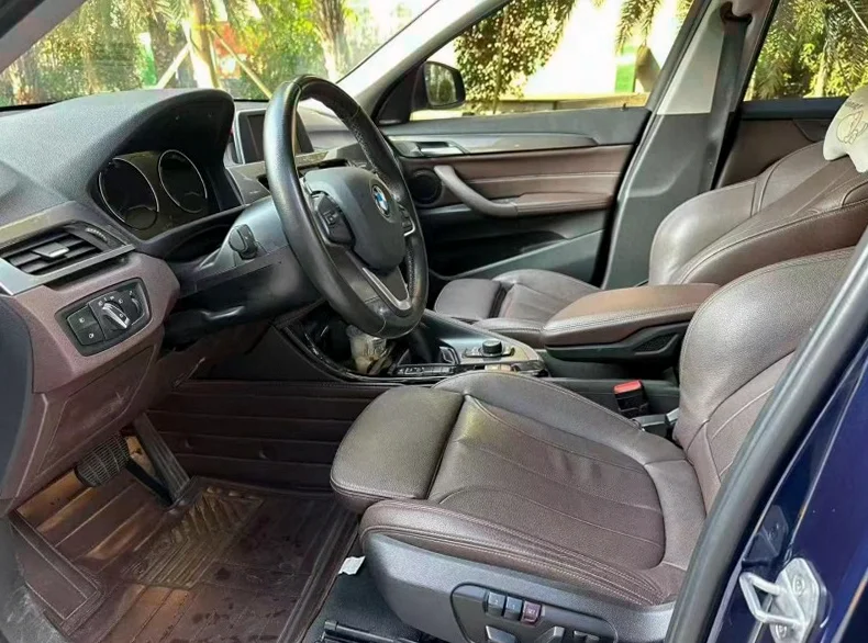 X1宝马 后面外观一