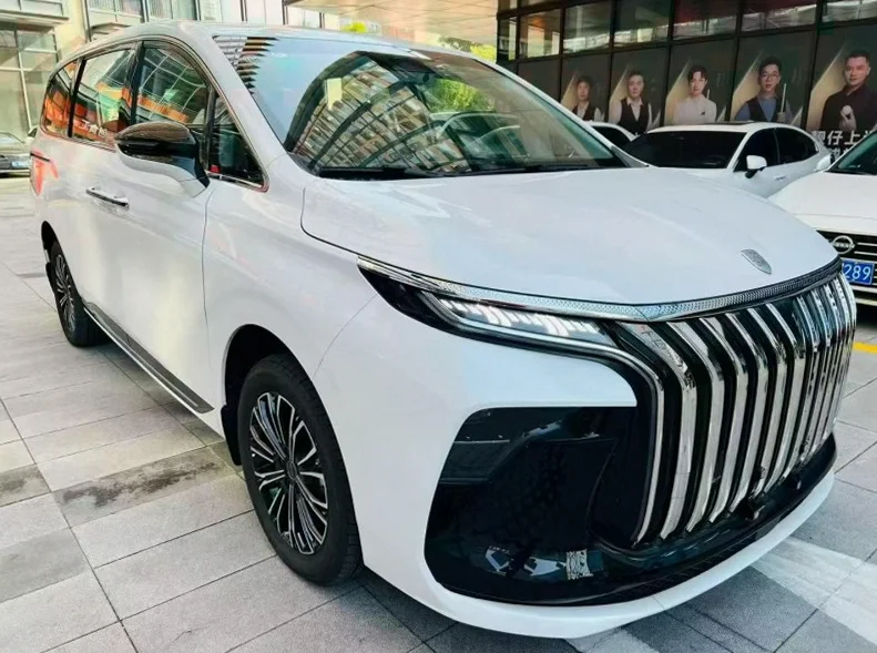 风行东风 正面外观二