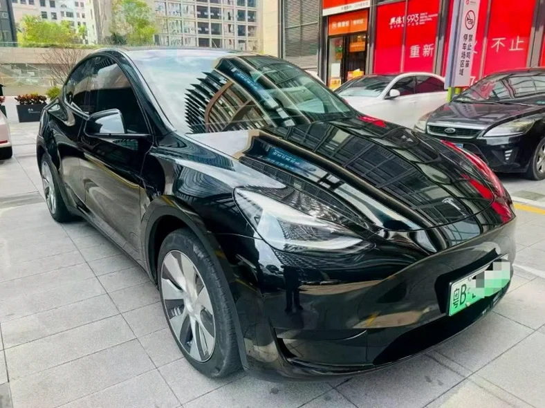 特斯拉MODEL 正面外观二