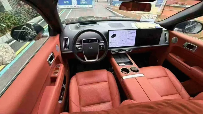 理想L8 后面外观二