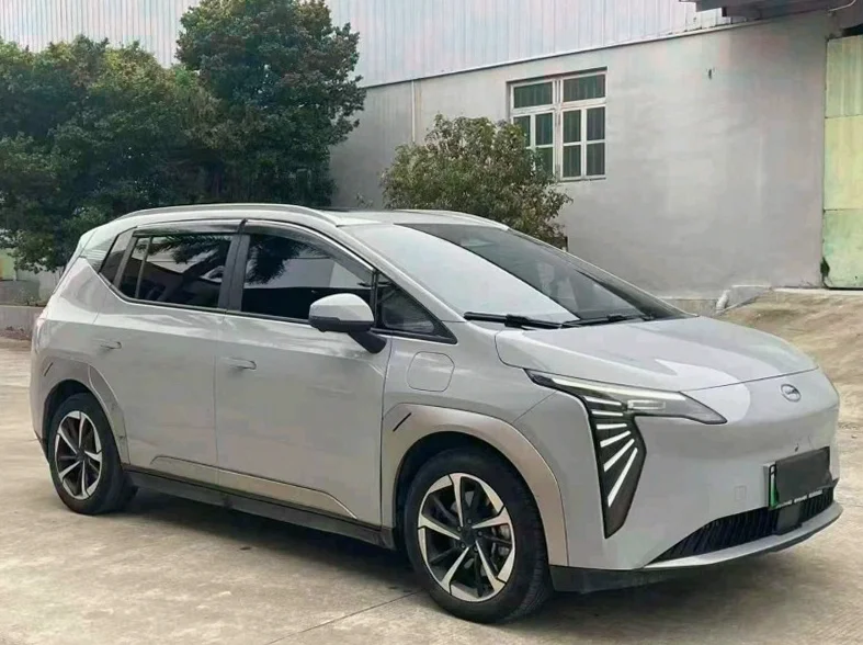 传祺埃安Y 正面外观三