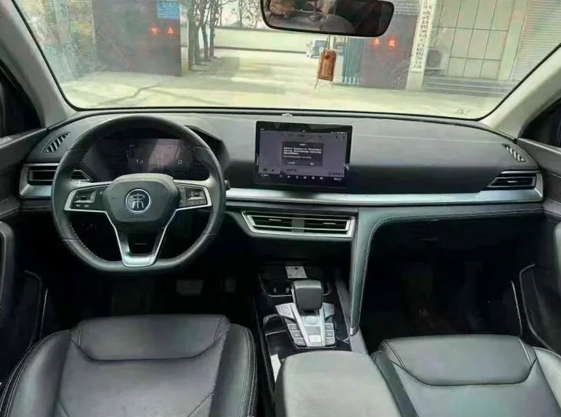 比亚迪宋 后面外观一