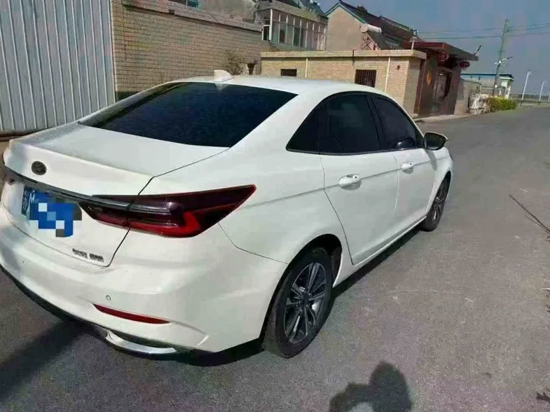 福特福睿斯 内饰前排