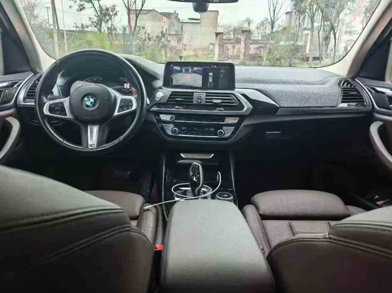 宝马X3 后面外观二