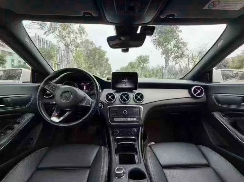 奔驰CLA 正面外观三