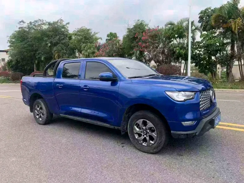 长城汽车炮 正面外观二