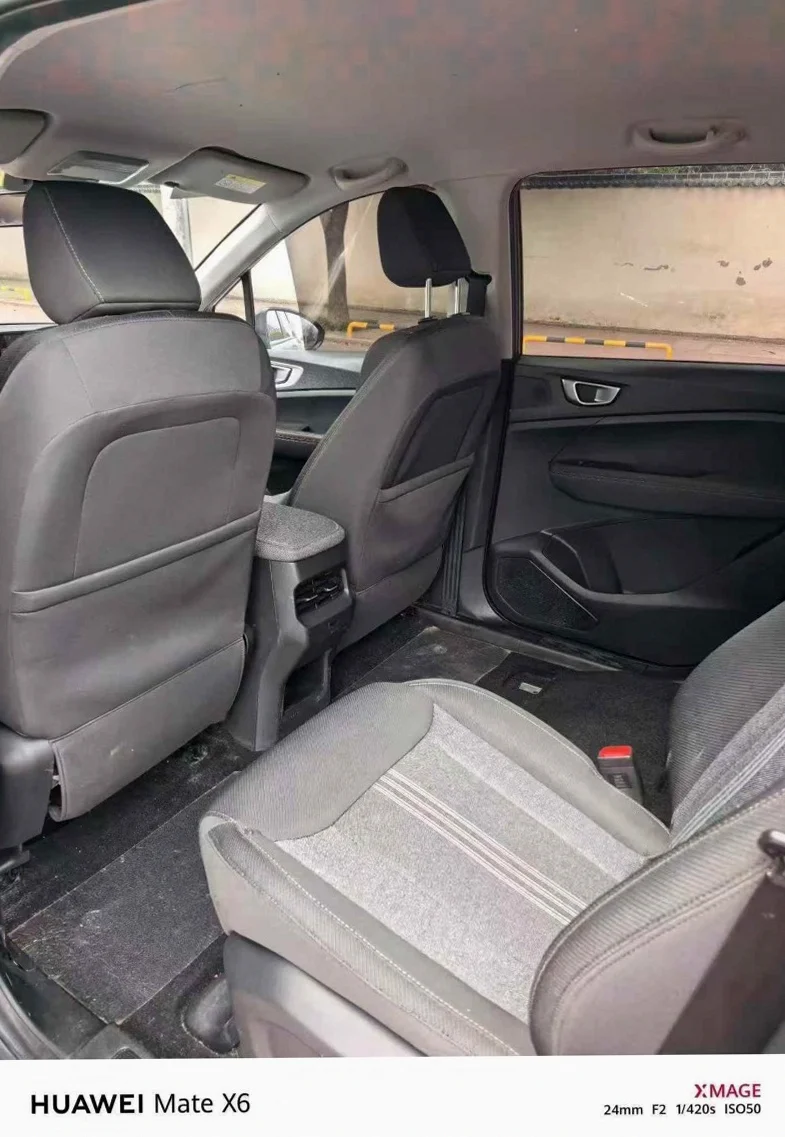 五菱汽车佳辰 后面外观三