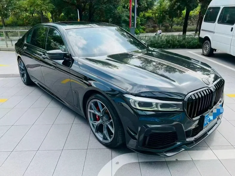 宝马7系 正面外观二