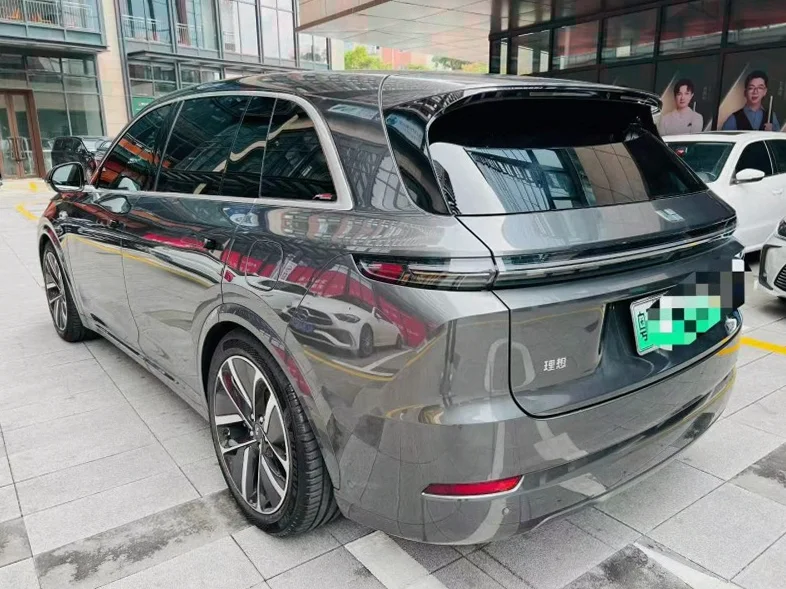 理想L7 内饰后排