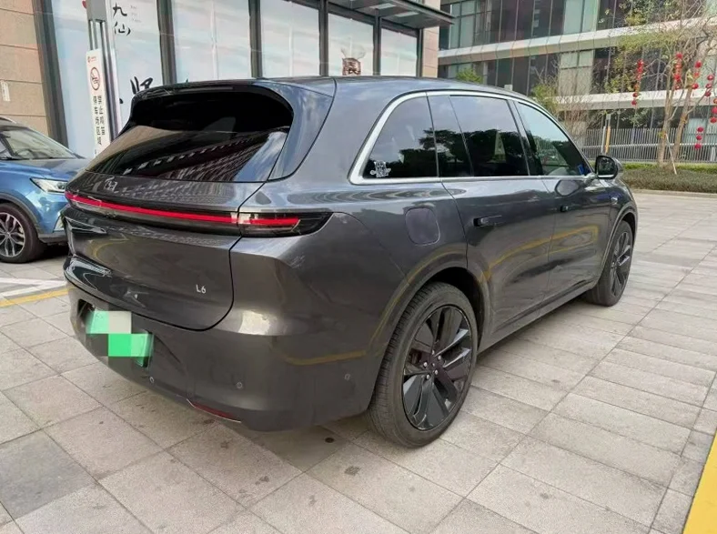 理想L6 内饰后排