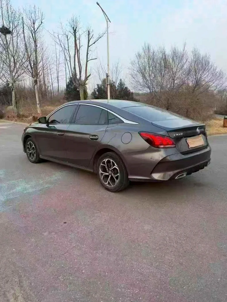 名爵5 内饰后排