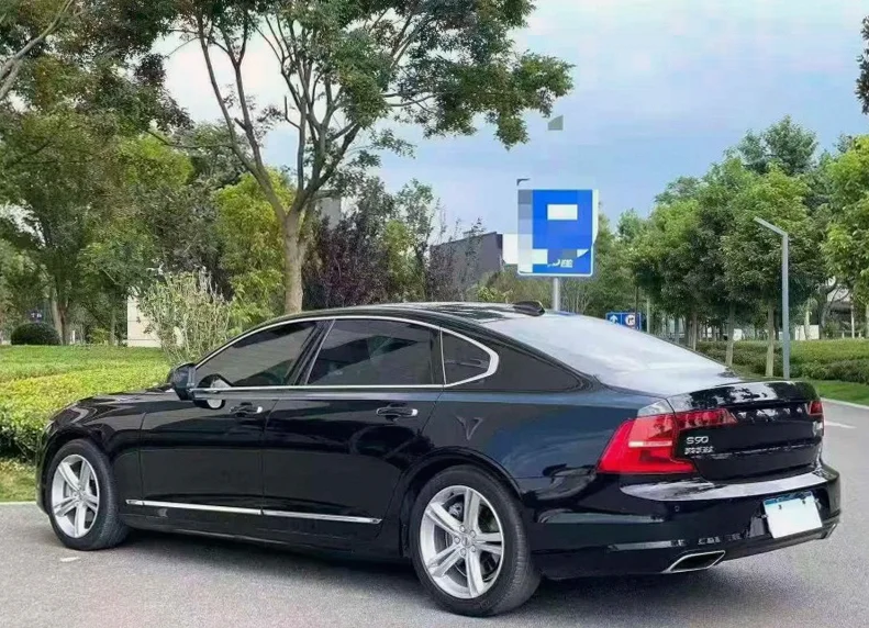 沃尔沃S90 内饰后排