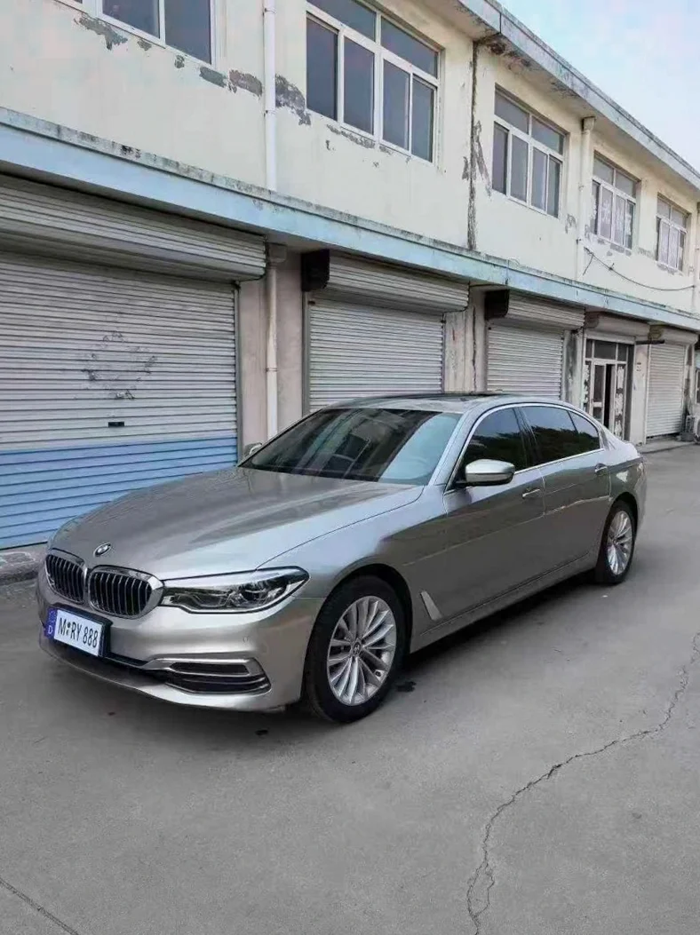 宝马5系 正面外观三