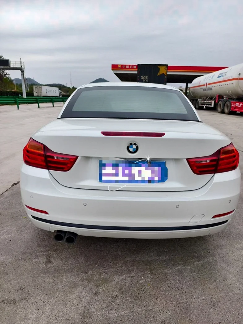 宝马4系 驾驶室