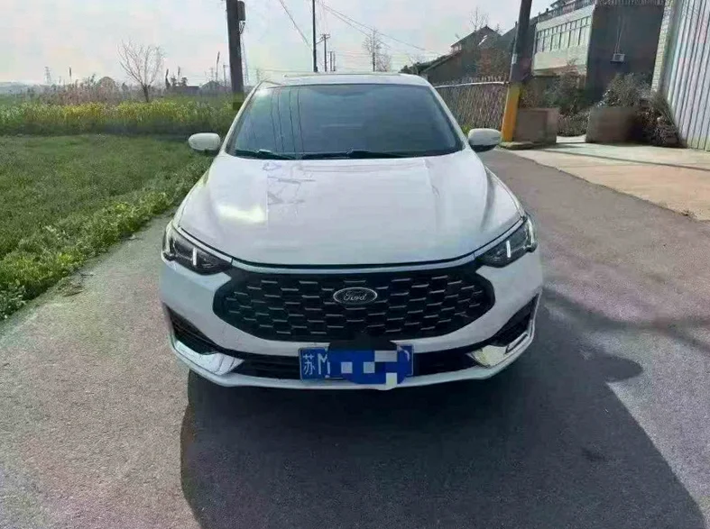 22年福特福睿斯豪华版