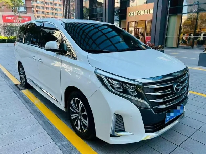 传祺M8 正面外观二