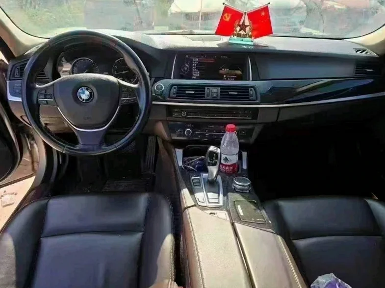 宝马5系 后面外观一