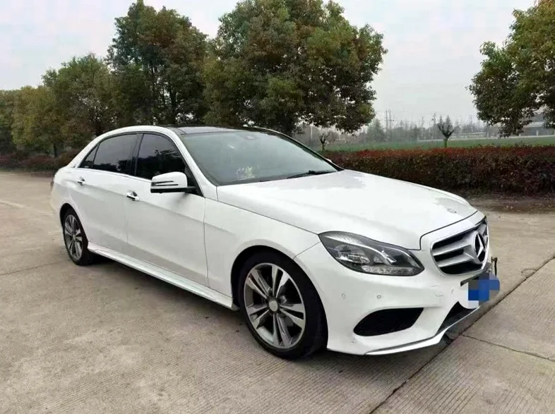 奔驰E 正面外观三