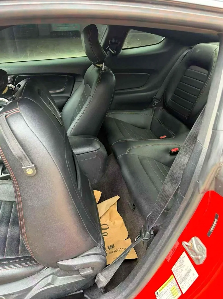 福特野马 后面外观二