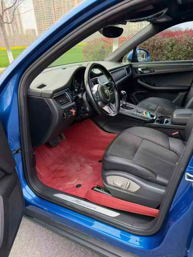 保时捷Macan 后面外观一