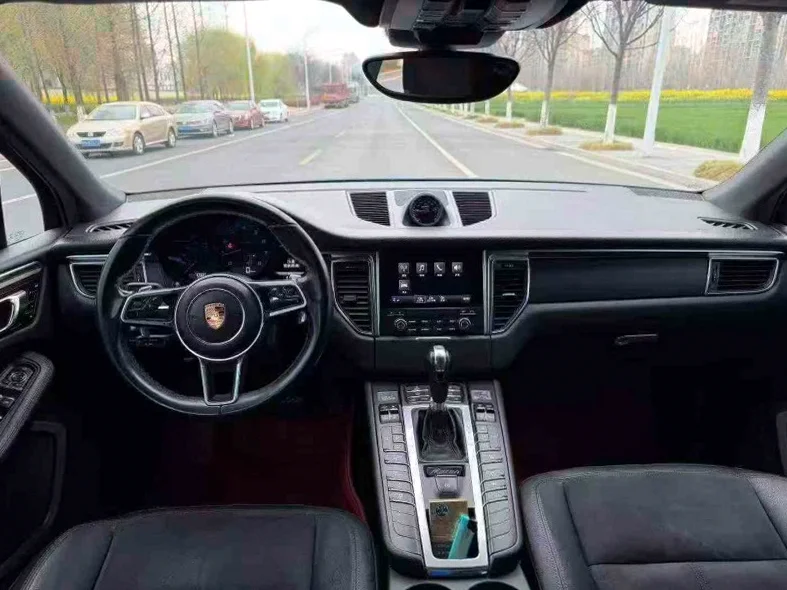 保时捷Macan 后面外观二