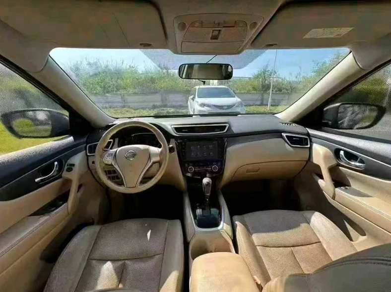 日产奇骏 后面外观一