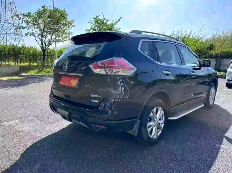 日产奇骏 内饰后排