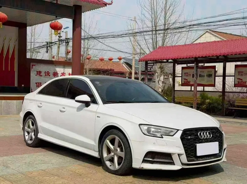 奥迪A3 正面外观三