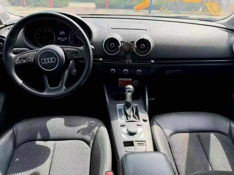 奥迪A3 后面外观二