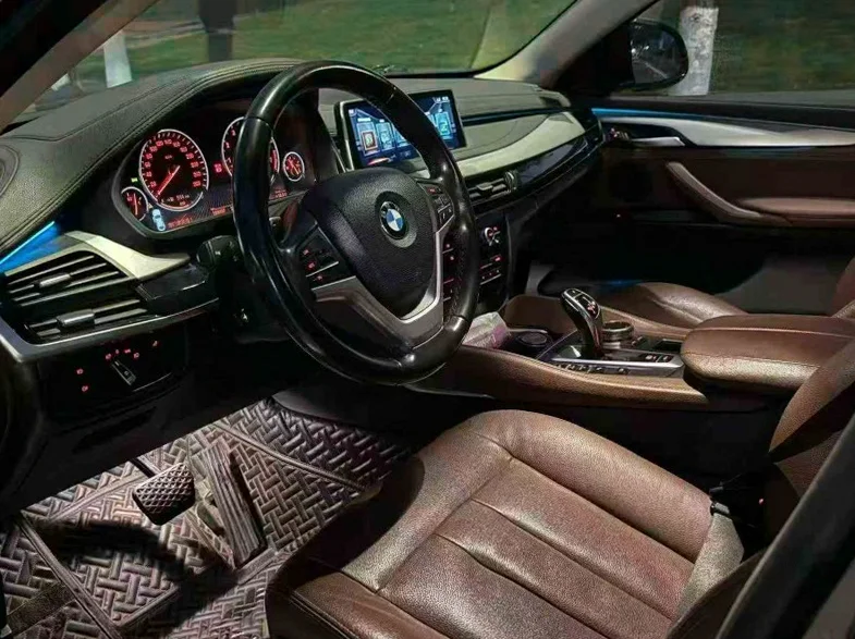 宝马X6 后面外观一