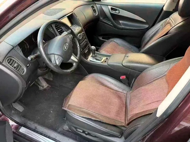 英菲尼迪QX50 后面外观三