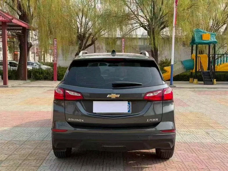 雪佛兰探界者 内饰前排