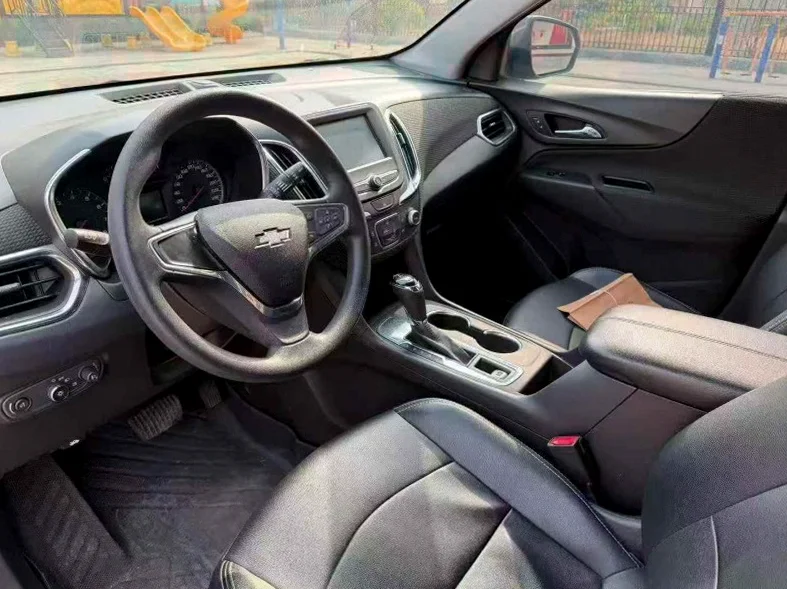 雪佛兰探界者 后面外观一