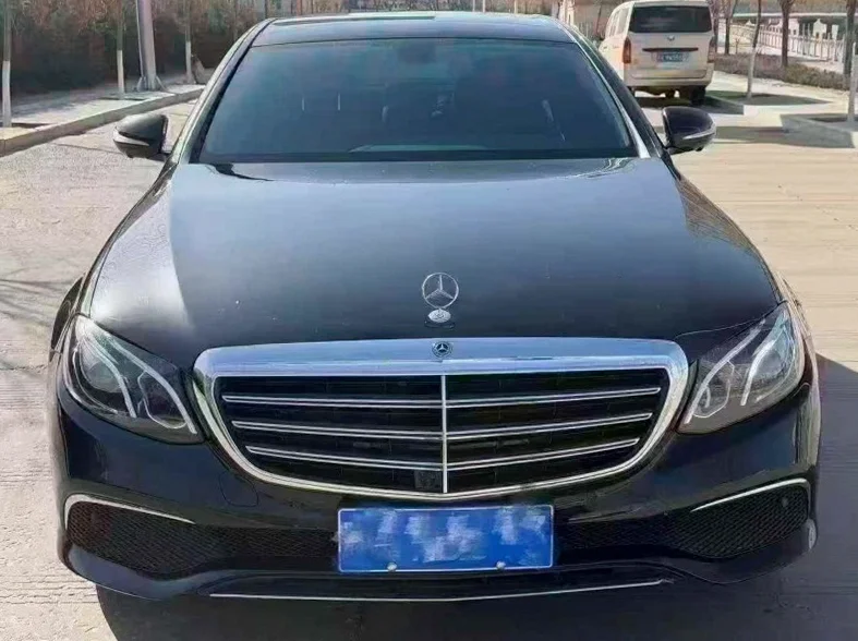 19年奔驰E300 2.0T行政版立标