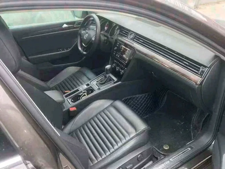 大众迈腾 内饰前排